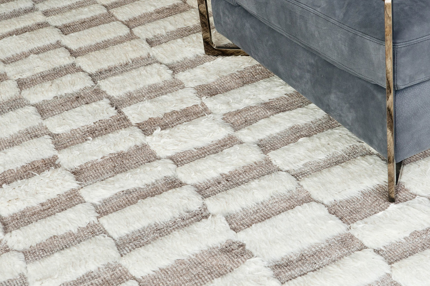 Modern Rug Image 10152 Sirocco, Haute Bohemian