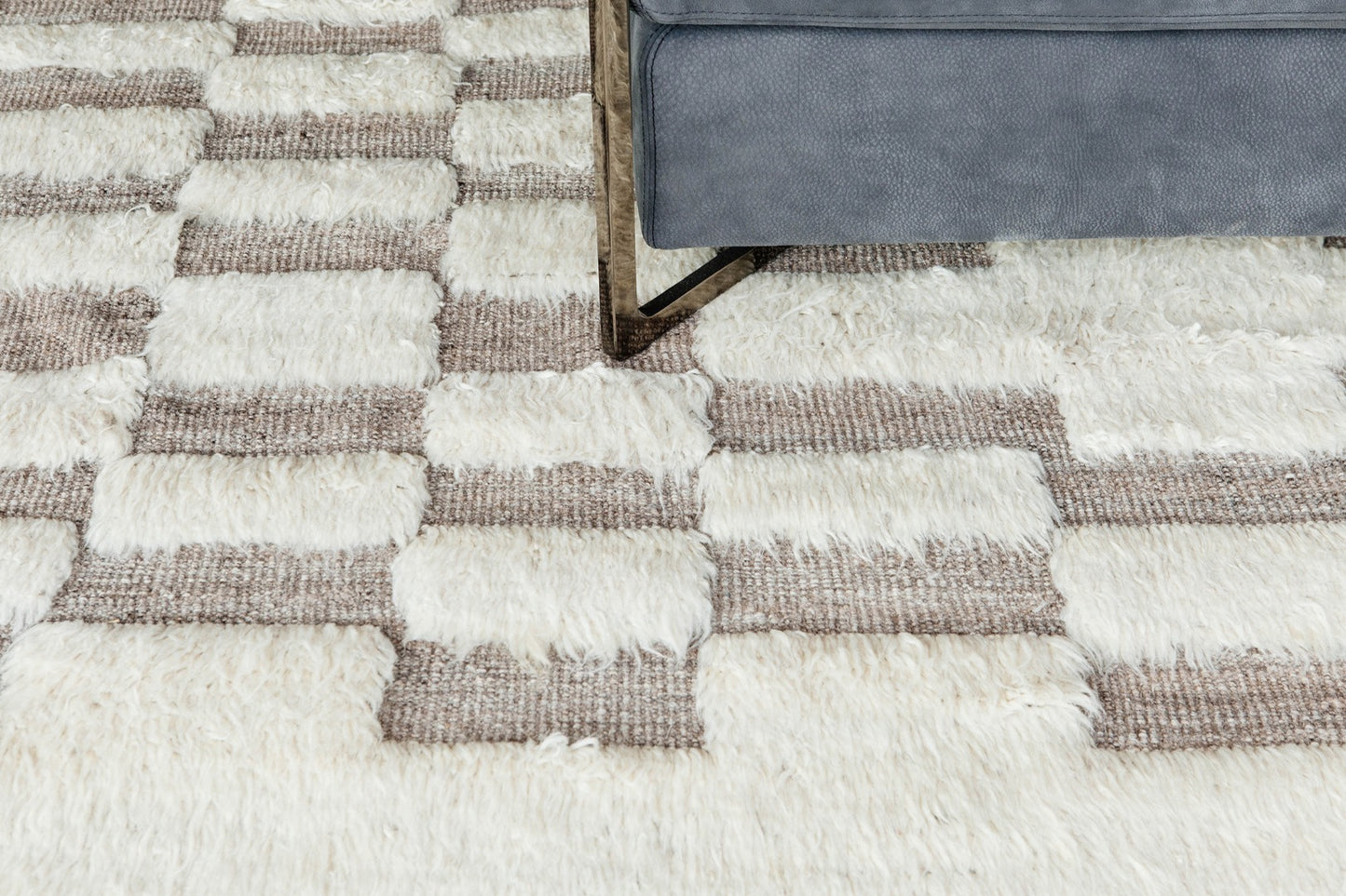 Modern Rug Image 10150 Sirocco, Haute Bohemian