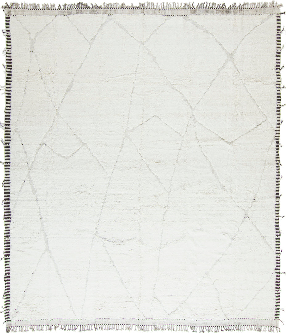 Modern Rug Image 6374 Mago, Atlas Collection
