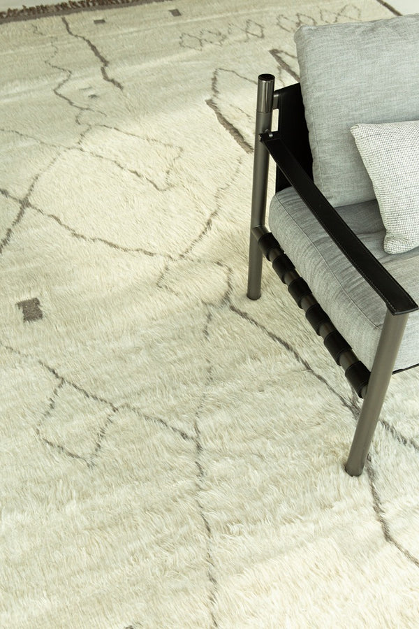 Modern Rug Image 2335 Camrus Trail, Haute Bohemian