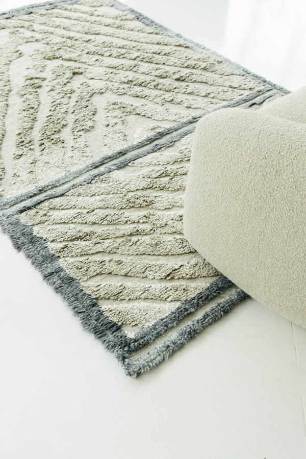 Modern Rug Image 9179 Pavimento, Baci Collection by Citizen Artist