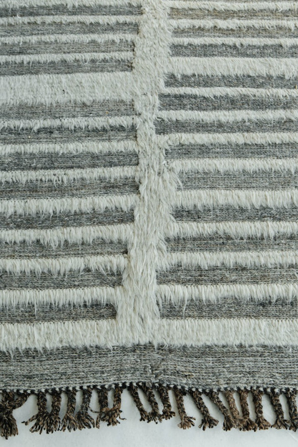 Modern Rug Image 1870 Beshabar, Haute Bohemian