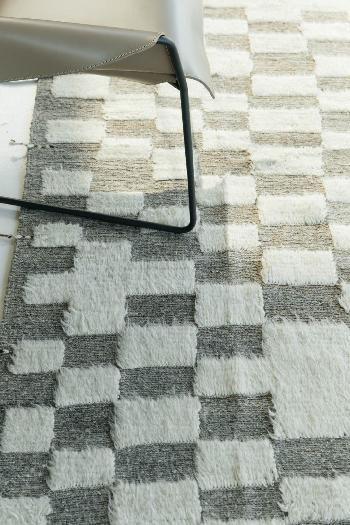 Modern Rug Image 10145 Sirocco, Haute Bohemian