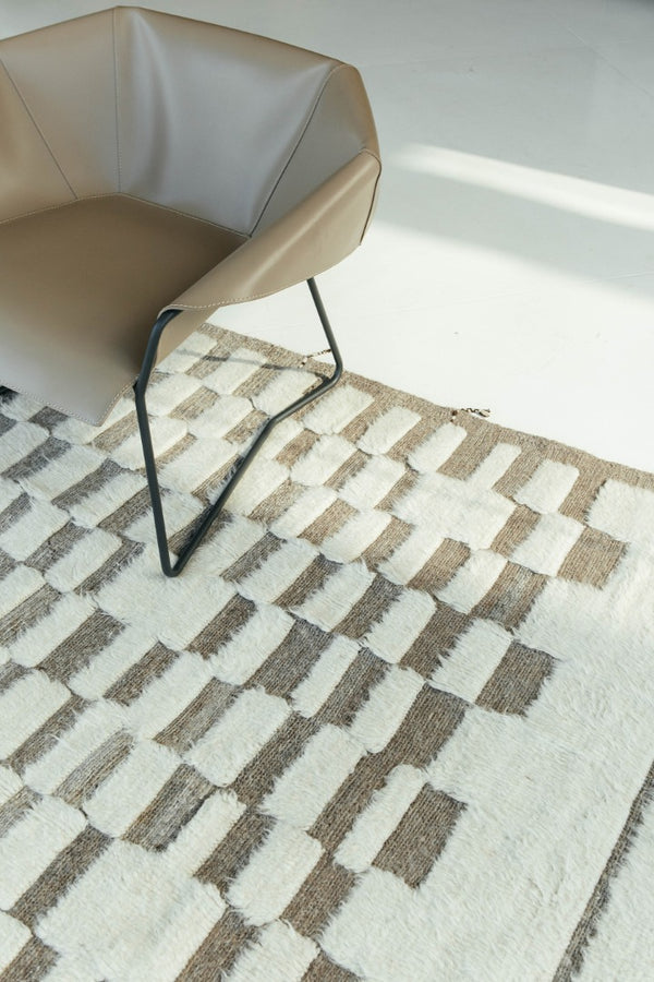 Modern Rug Image 10134 Sirocco, Haute Bohemian