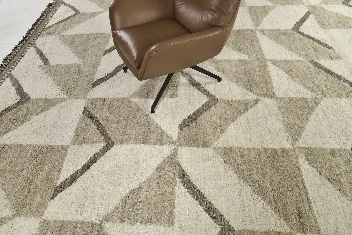 Modern Rug Image 2236 Calcere, Haute Bohemian