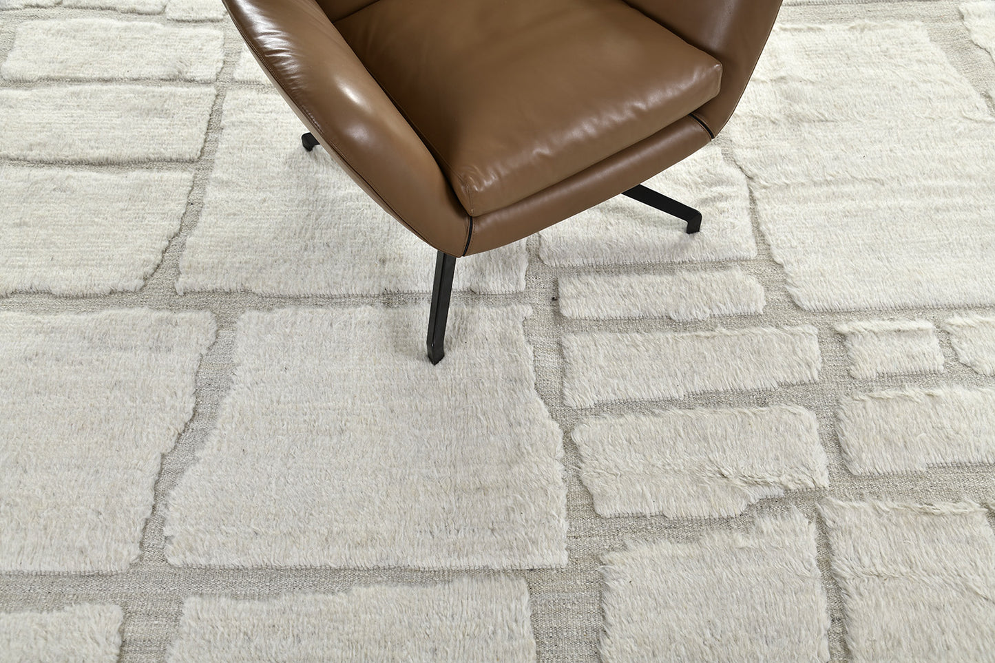 Modern Rug Image 6713 Maziere, Atlas Collection