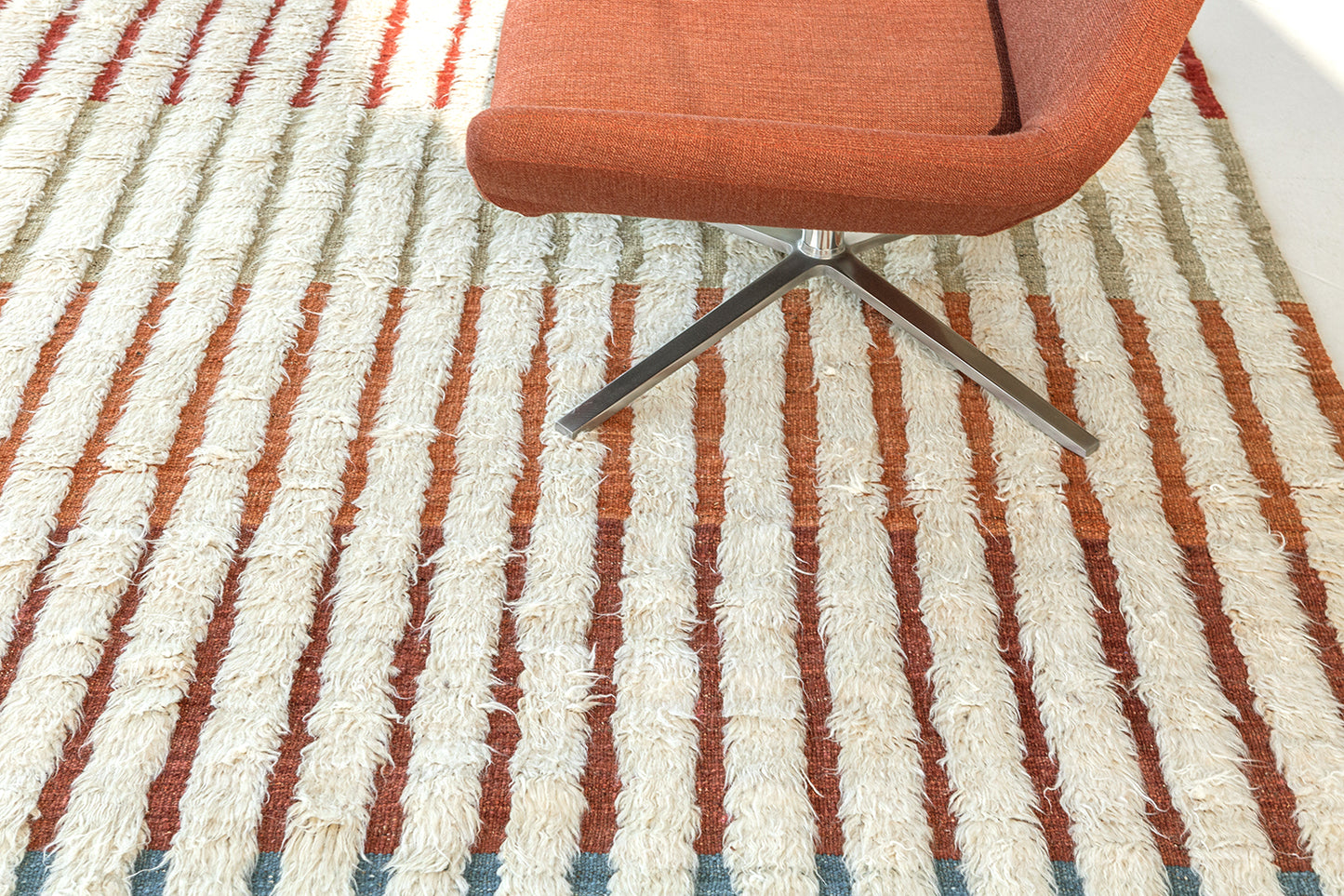 Modern Rug Image 4239 Fohn, Haute Bohemian