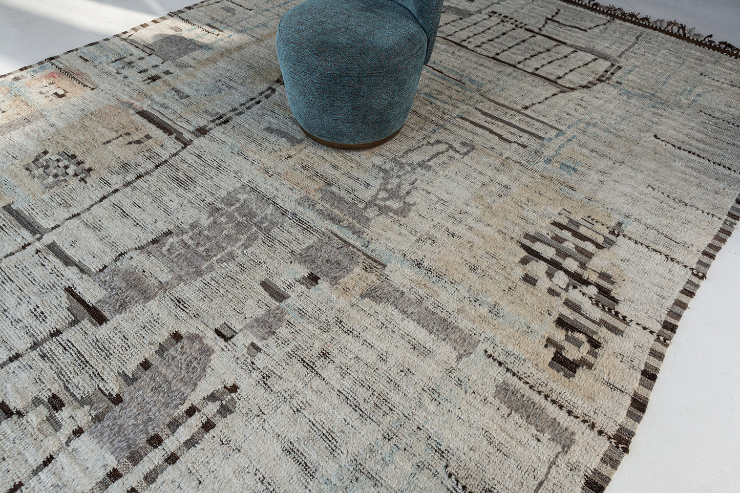 Modern Rug Image 6973 Meliska, Atlas Collection, Seasons