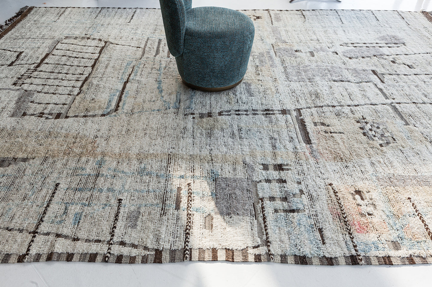 Modern Rug Image 6972 Meliska, Atlas Collection, Seasons