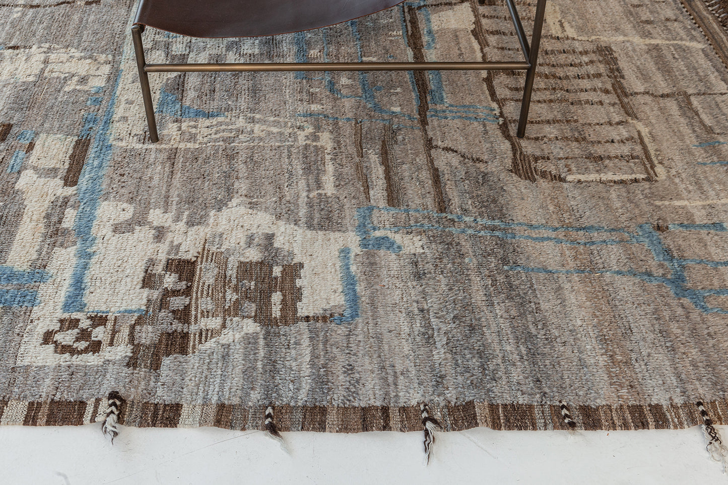 Modern Rug Image 6951 Meliska, Atlas Collection, Seasons