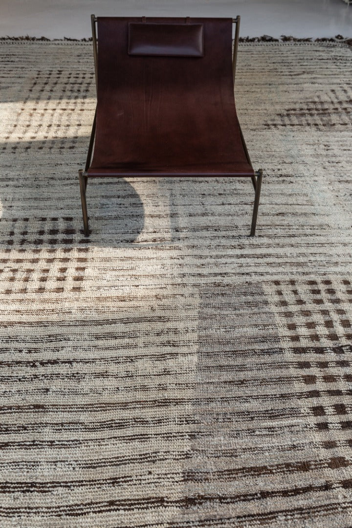 Modern Rug Image 10742 Sorkhadar, Atlas Collection, Seasons