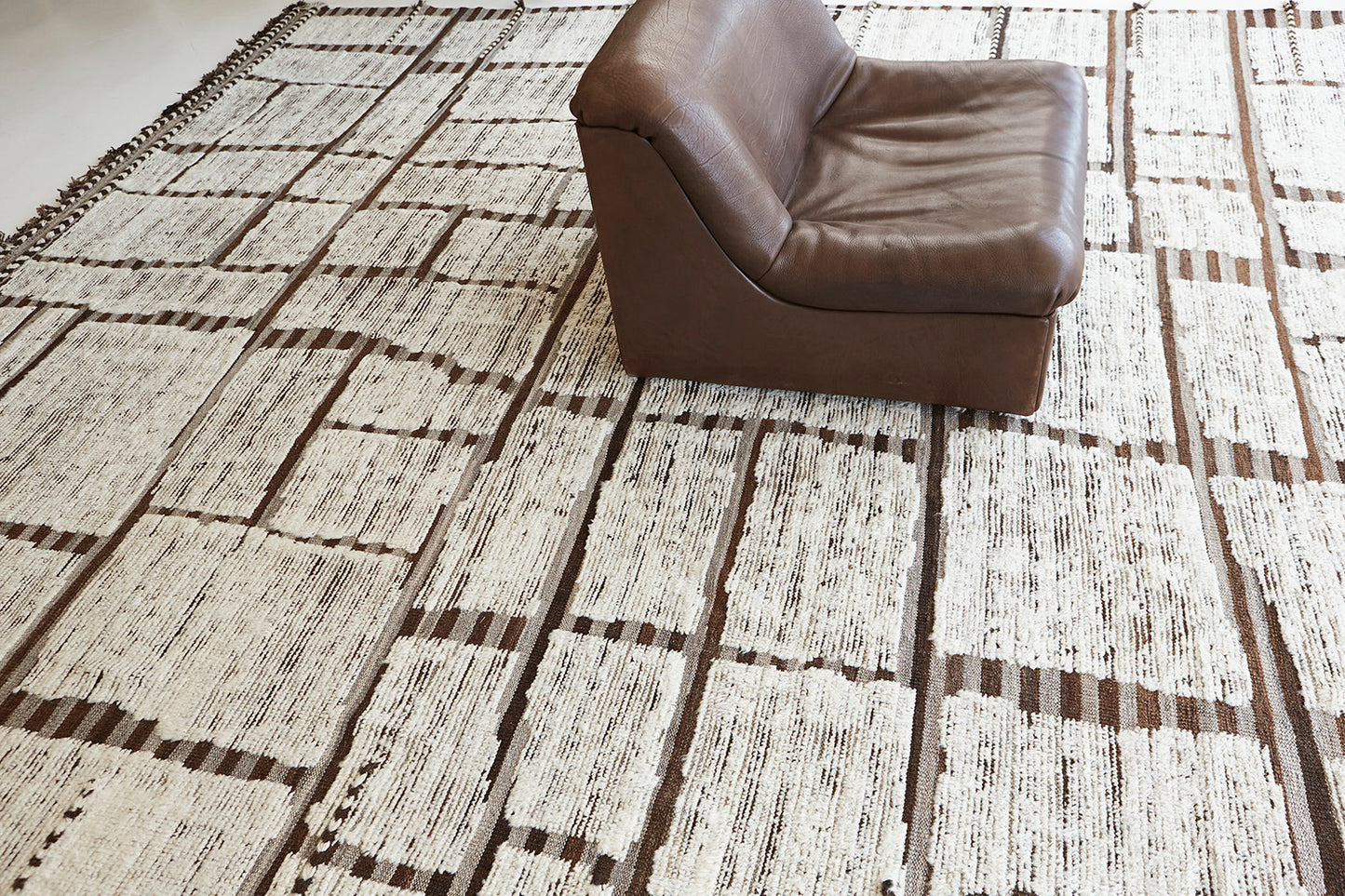 Modern Rug Image 6738 Maziere, Atlas Collection, Seasons