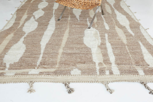 Modern Rug Image 4562 Garrigue, Haute Bohemian