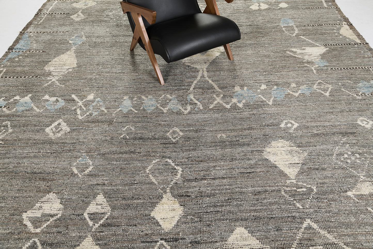 Modern Rug Image 11113 Tajeddigt, Atlas Collection, Seasons