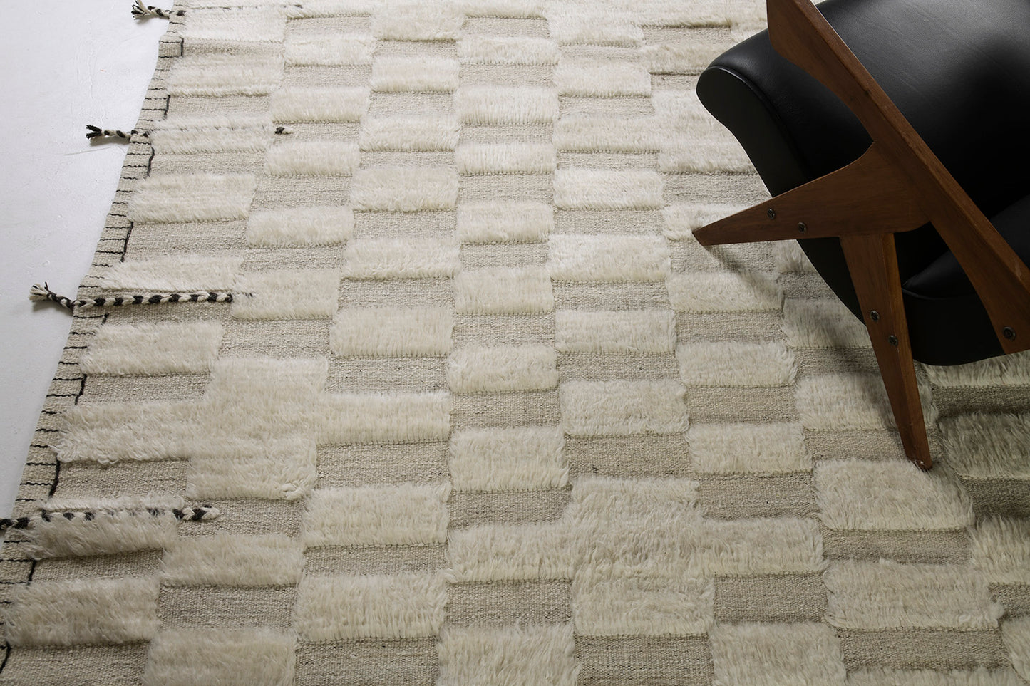 Modern Rug Image 10138 Sirocco, Haute Bohemian