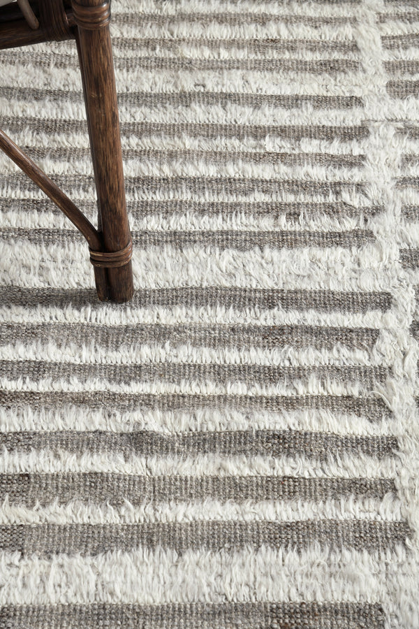Modern Rug Image 1897 Beshabar, Haute Bohemian
