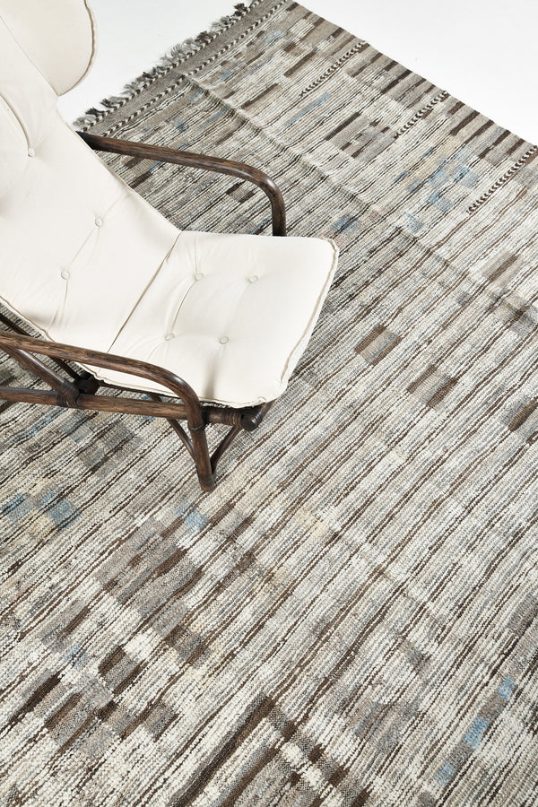 Modern Rug Image 11533 Tasekkurt, Atlas Collection, Seasons