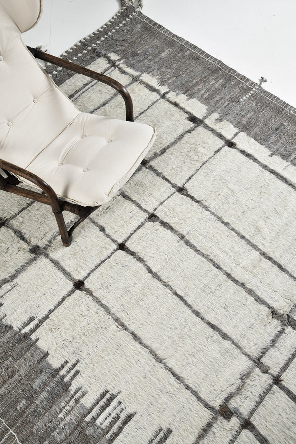 Modern Rug Image 2829 Dassin, Atlas Collection