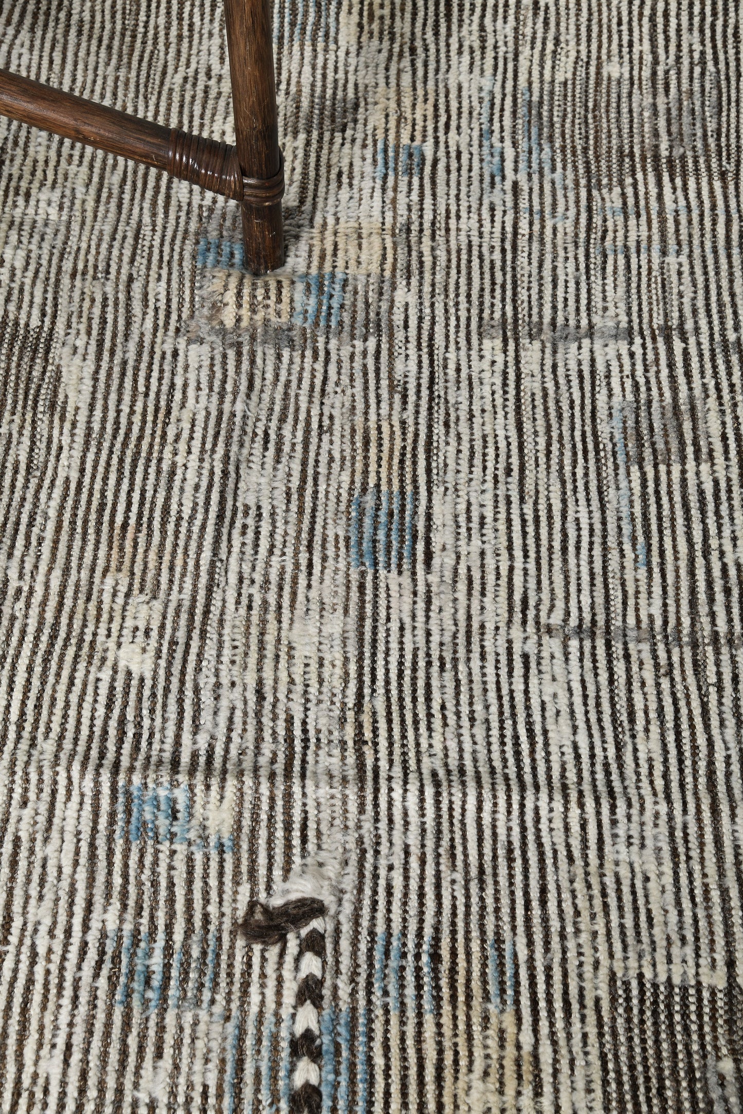 Modern Rug Image 11528 Tasekkurt, Atlas Collection, Seasons