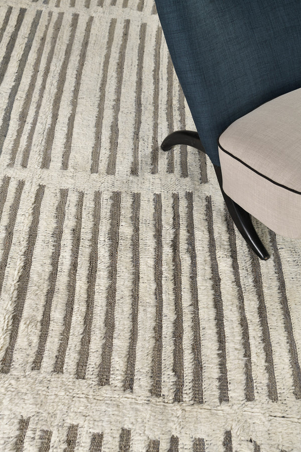 Modern Rug Image 1789 Beshabar, Haute Bohemian