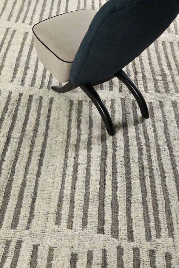 Modern Rug Image 1788 Beshabar, Haute Bohemian