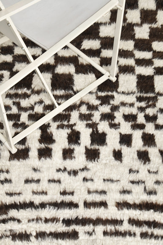 Modern Rug Image 5663 Jugo Runner, Atlas Collection