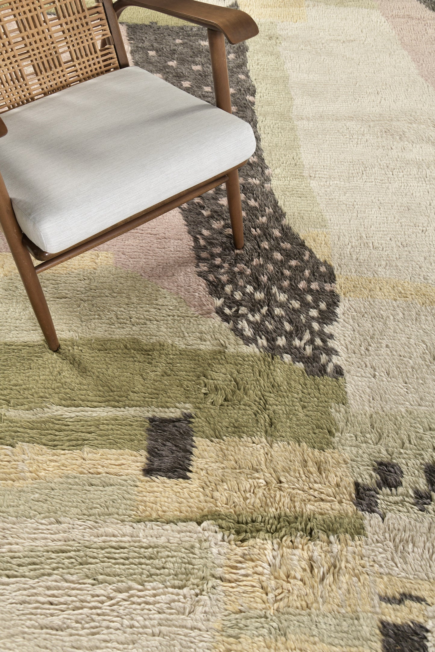 Modern Rug Image 1081 Anisah, Oasis Collection