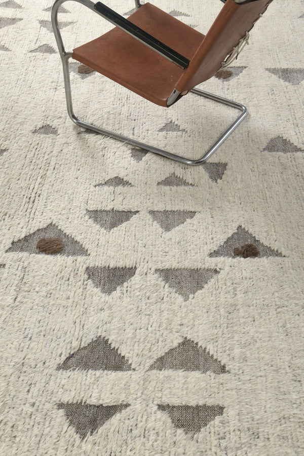 Modern Rug Image 4674 Gimbrala, Haute Bohemian