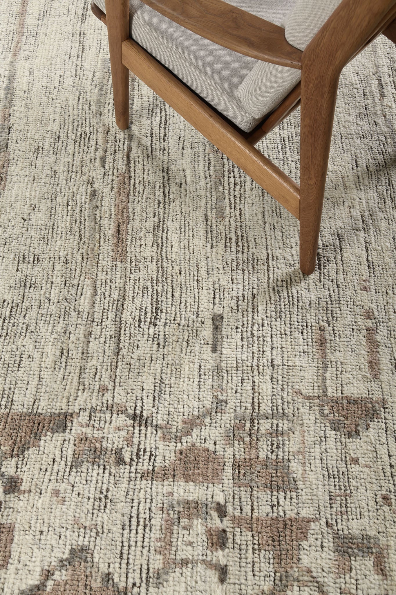 Modern Rug Image 9295 Polika, Atlas Collection