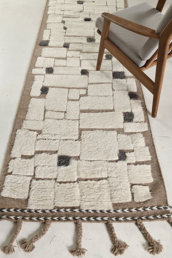 Modern Rug Image 1200 Avocet Runner, Sandpiper Collection