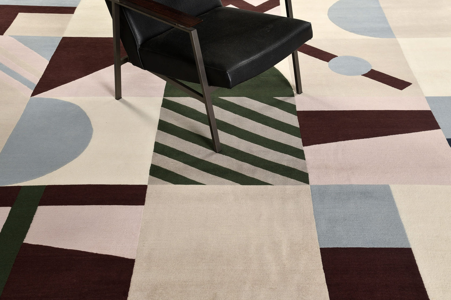 Modern Rug Image 9198 Pazzo, Baci Collection by Citizen Artist