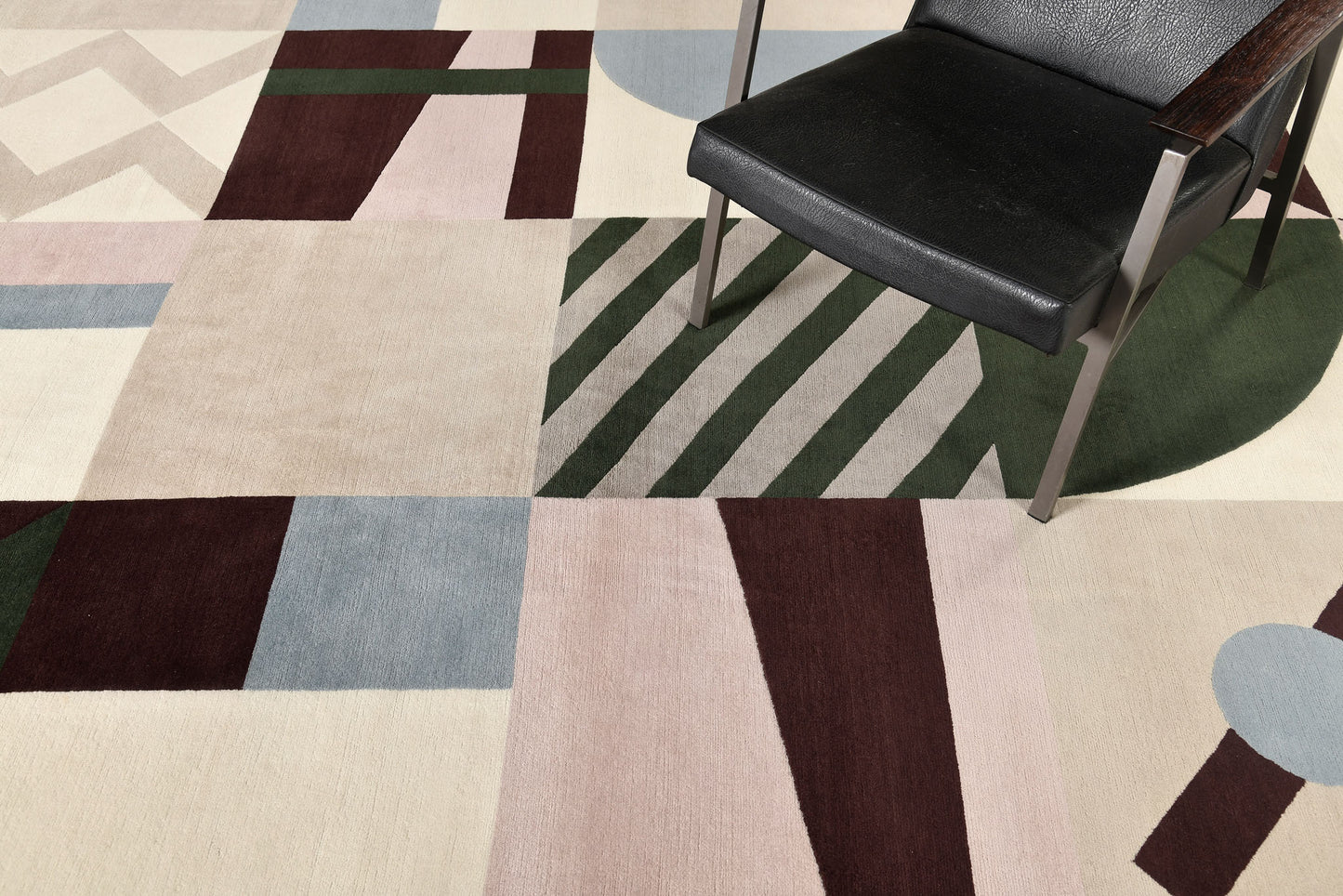 Modern Rug Image 9201 Pazzo, Baci Collection by Citizen Artist