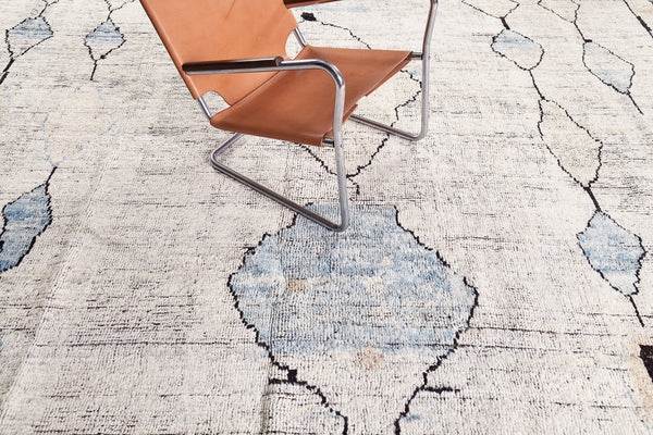 Modern Rug Image 5557 Izil, Atlas Collection, Seasons