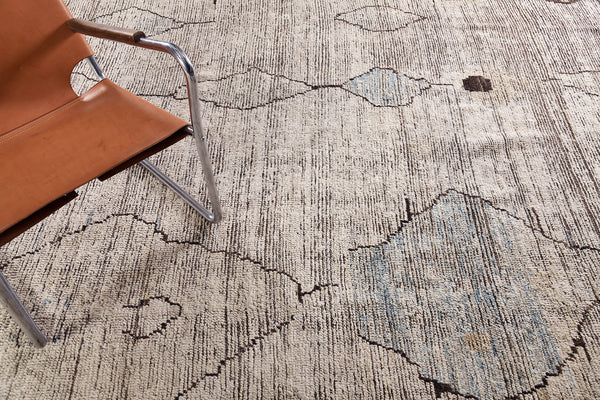 Modern Rug Image 5560 Izil, Atlas Collection, Seasons