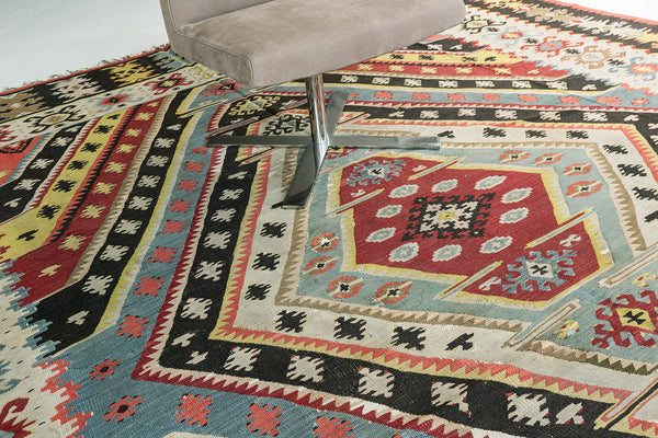 Vintage Turkish Anatolian Kilim - flat-weave kilim, hand-knotted in Turkey - full length showing color variation [#2]