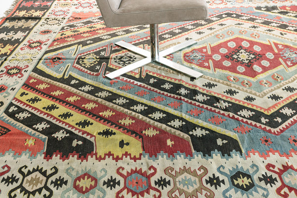 Vintage Turkish Anatolian Kilim - flat-weave kilim, hand-knotted in Turkey - close-up of weave texture and pile [#2]