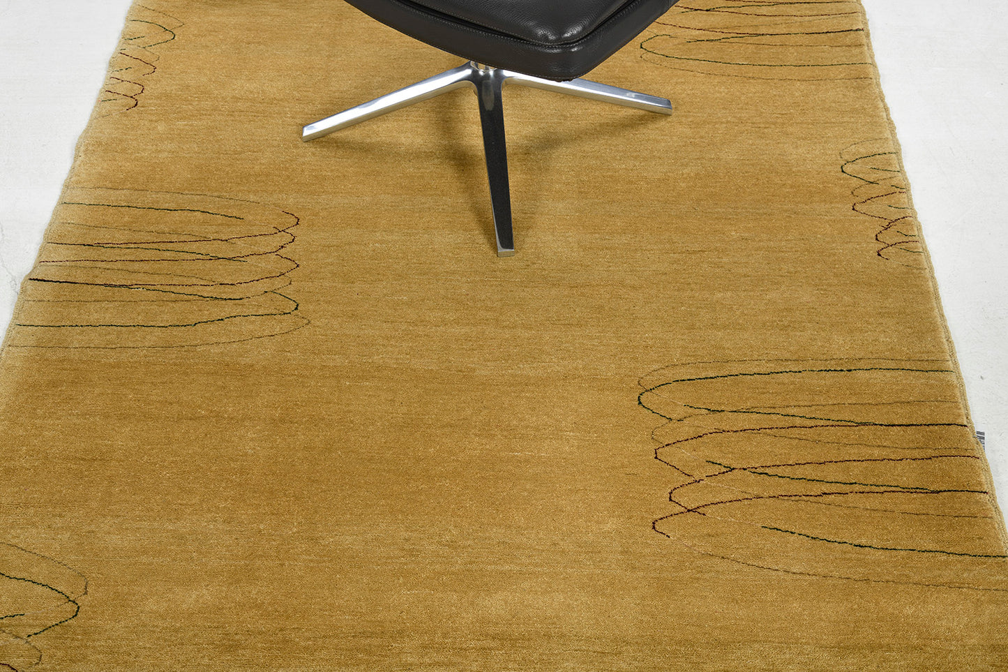 Contemporary Hand Spun Naturale Dye Rug