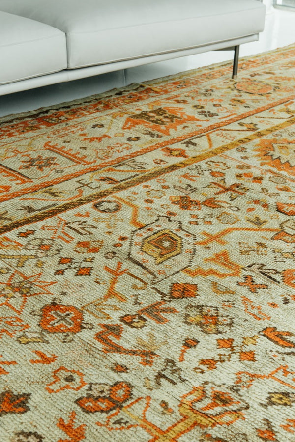 Antique Turkish Oushak Rug - hand-knotted in Turkey - close-up of weave texture and pile [#8]
