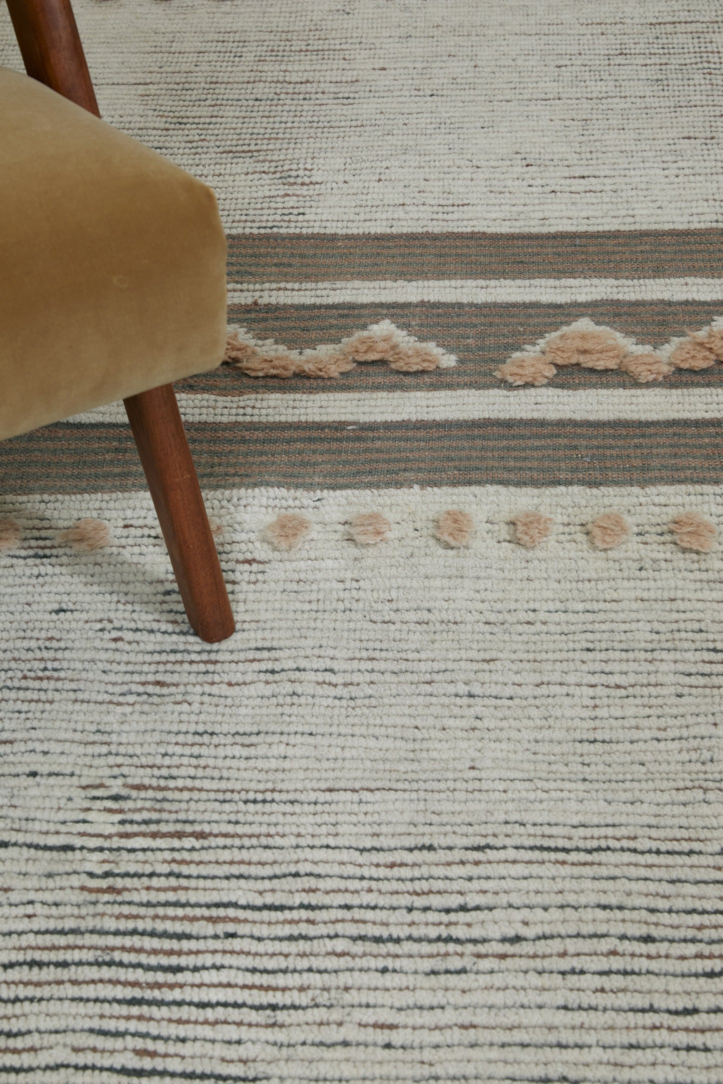 Modern Rug Image 1512 Barbera, Estancia Collection