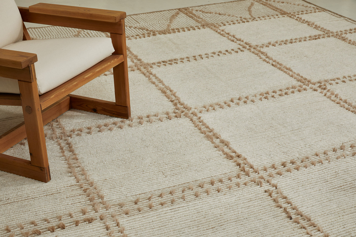 Modern Rug Image 12240 Valdepena, Estancia Collection