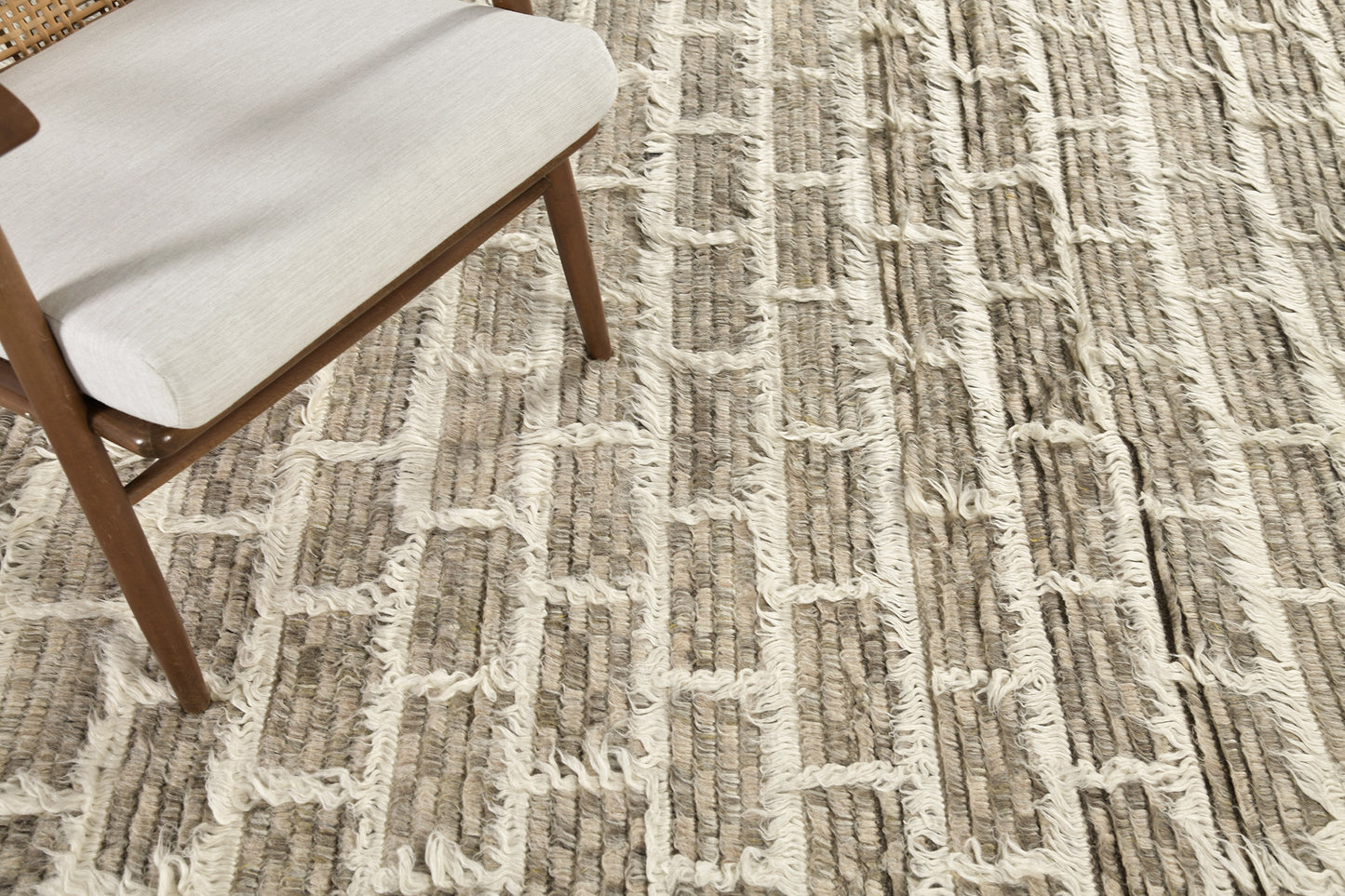 Modern Rug Image 466 Ahina, Sahara Collection