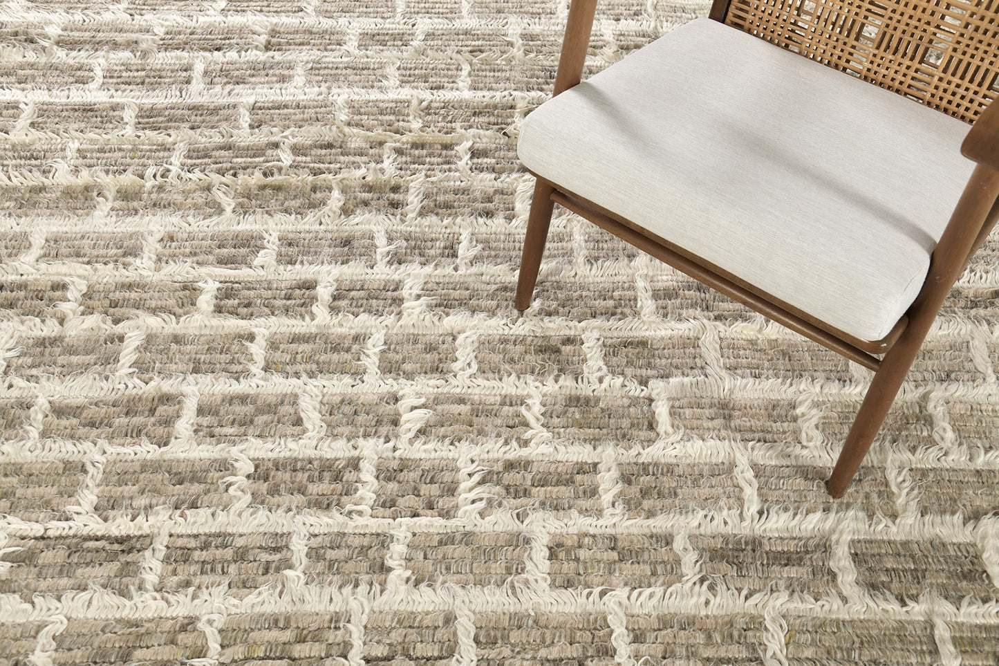 Modern Rug Image 467 Ahina, Sahara Collection