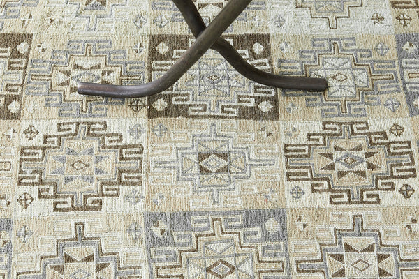 Vintage Northwest Soumak 31788 - styled in room setting